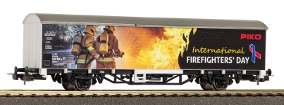 Piko 27902 - H0 - Gedeckter Güterwagen International Firefighters Day